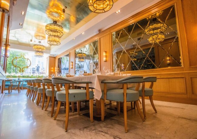 Piccolino Cafe Grande banquet table